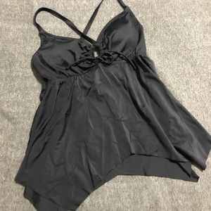 NWOT Sharktooth Cut Flowy Tankini Top